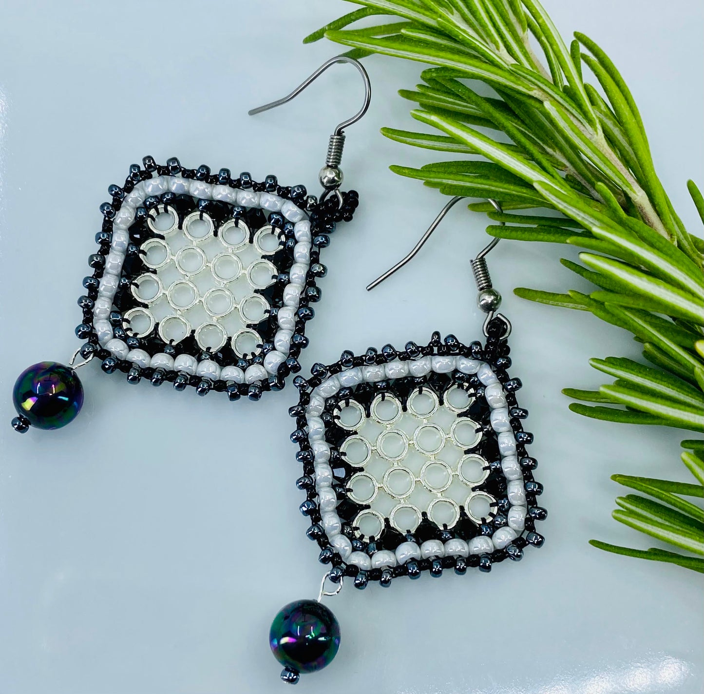 Pearl Silver White Black Crystal