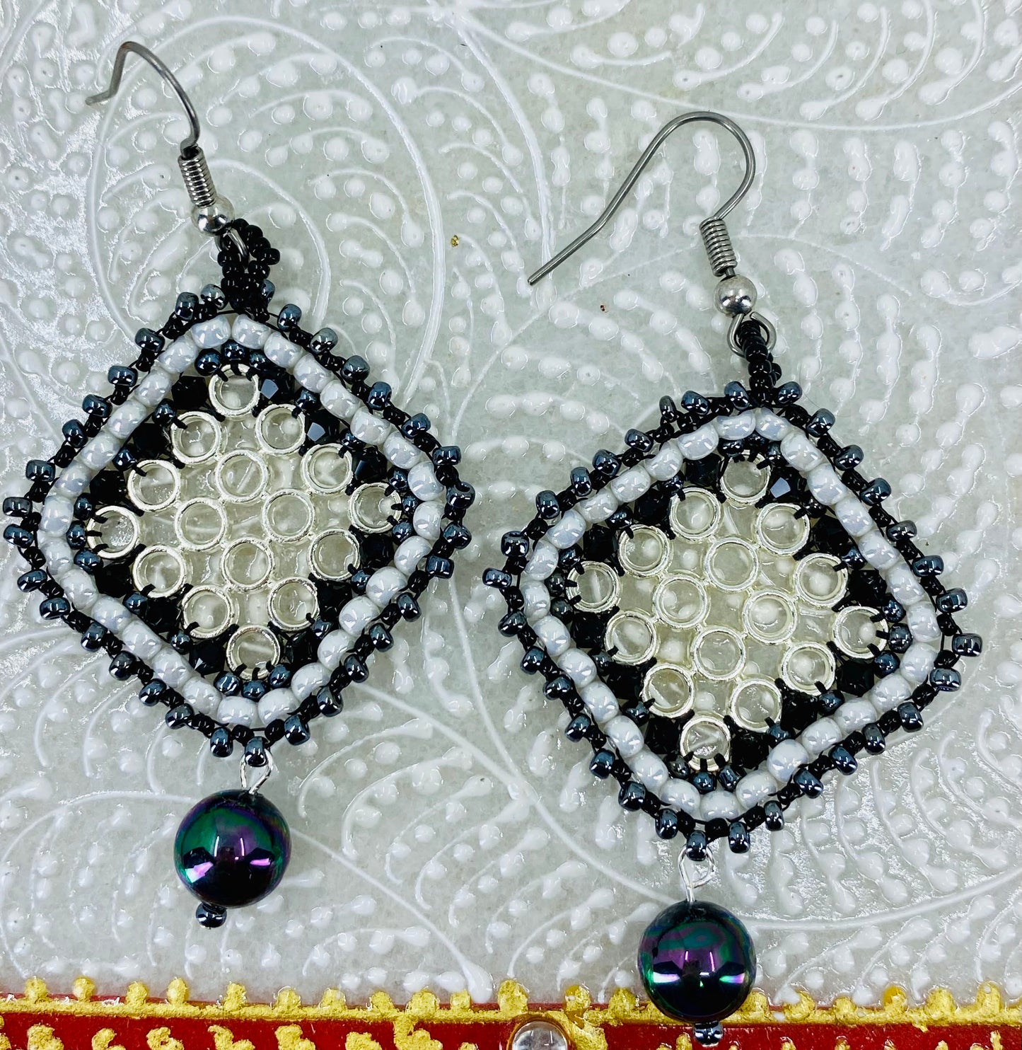 Pearl Silver White Black Crystal