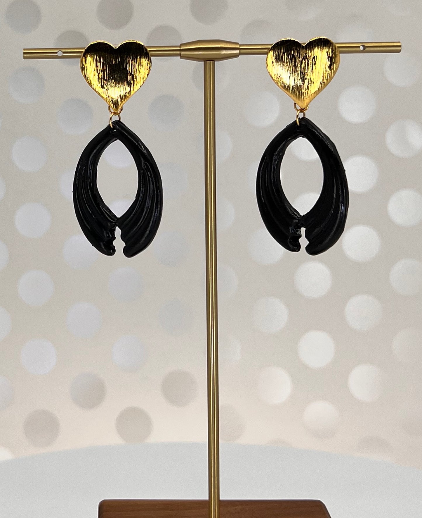plated medium lightweight Gold Earrings clay Black