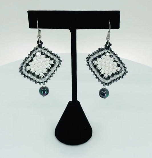 Pearl Silver White Black Crystal