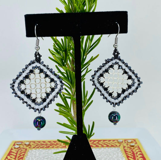 Pearl Silver White Black Crystal