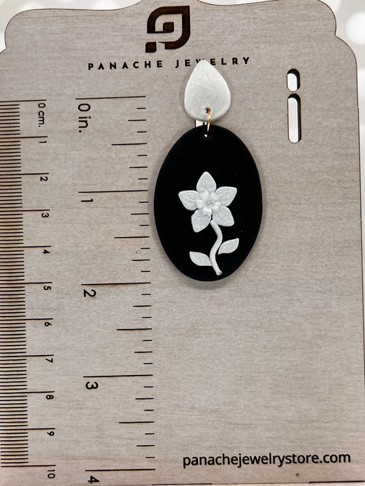 White plated medium lightweight Gold Earrings clay Black